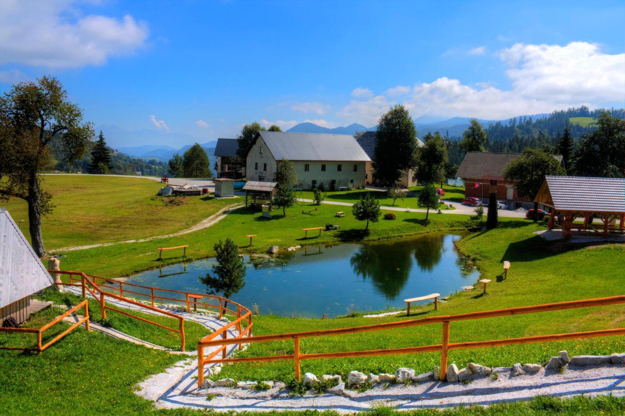 Glamping Vrhovc Hotel Zelezniki Exterior photo